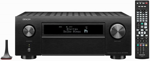 Denon AVC-X6700H Vooraanzicht met afstandsbediening