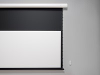 iVisions ProHD+ Series: aanbevolen voor detailrijke presentaties of het bekijken van Full-HD films. Deze "+" versie is voorzien van een extra hoge zwarte bovenrand (blackdrop). ||