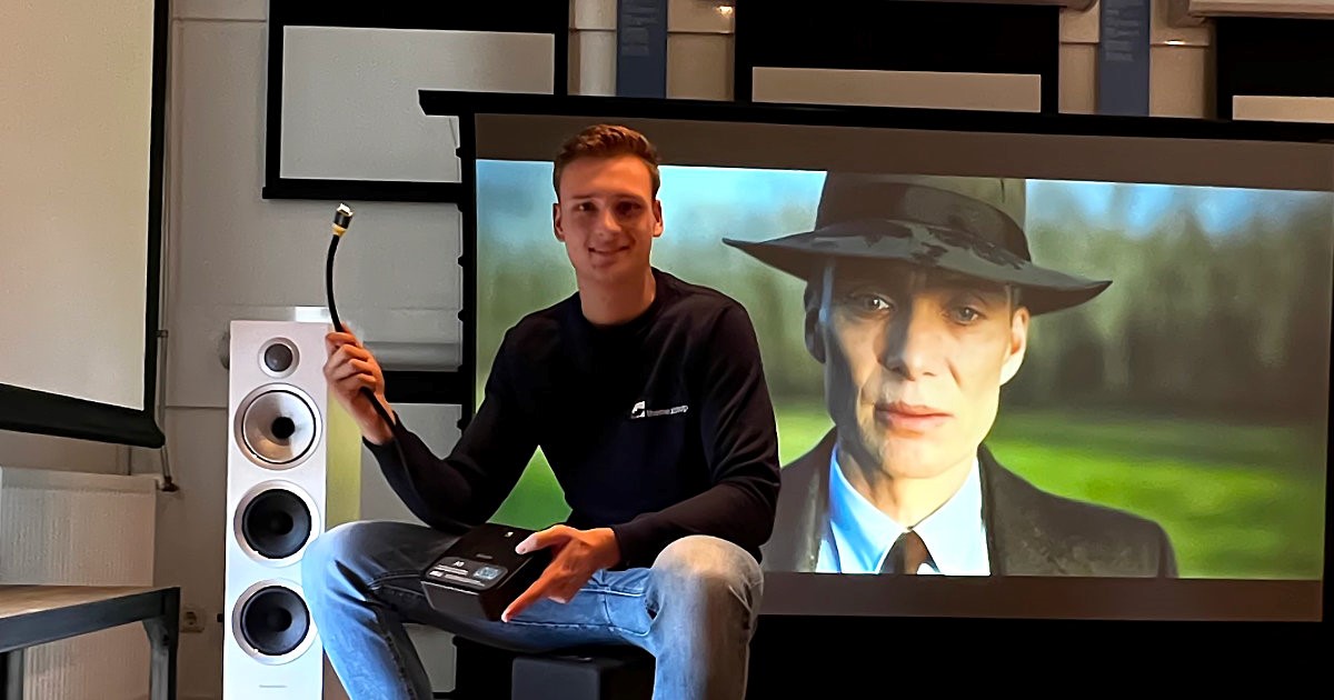 Zo kun je geluid op je beamer aansluiten - TheNextShop