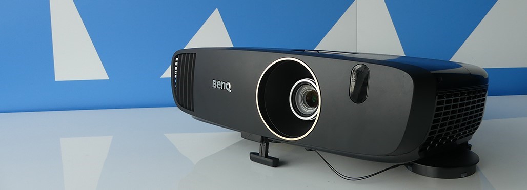 BenQ W2000+ beamer review