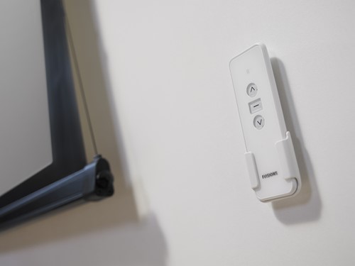 De meegeleverde RF afstandsbedienig ||